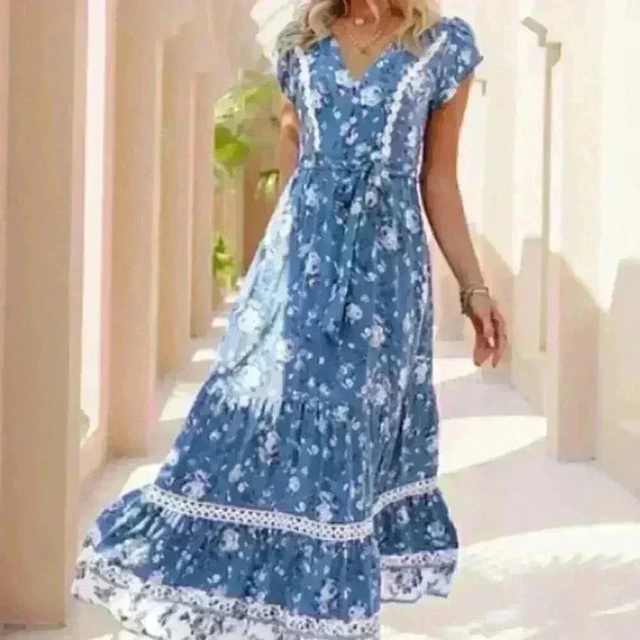Boho Theme Blue Floral Flutter Sleeve Beautiful C+D+M Maxi Dress Size Medium - Picture 1 of 8